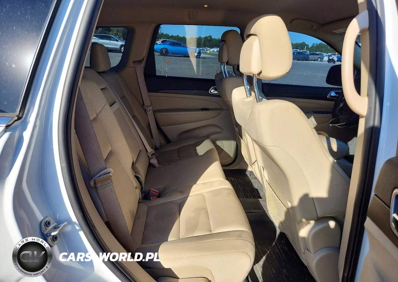 2019 Jeep Grand Cherokee Laredo VIN:1C4RJEAG8KC556572 - 11