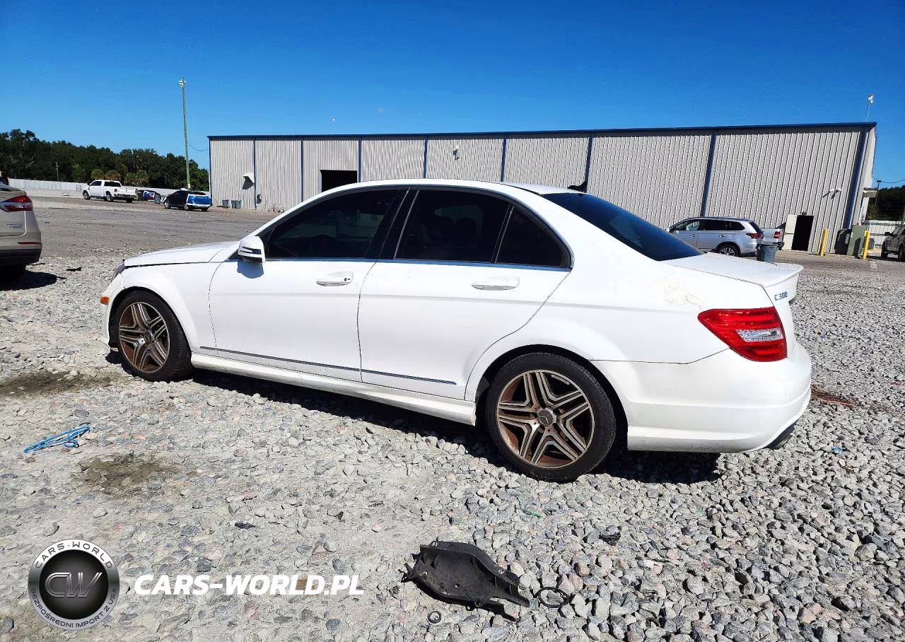 2013 Mercedes-Benz C 300 4Matic VIN:WDDGF8AB8DR258835 - 2