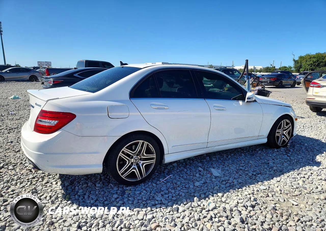 2013 Mercedes-Benz C 300 4Matic VIN:WDDGF8AB8DR258835 - 3