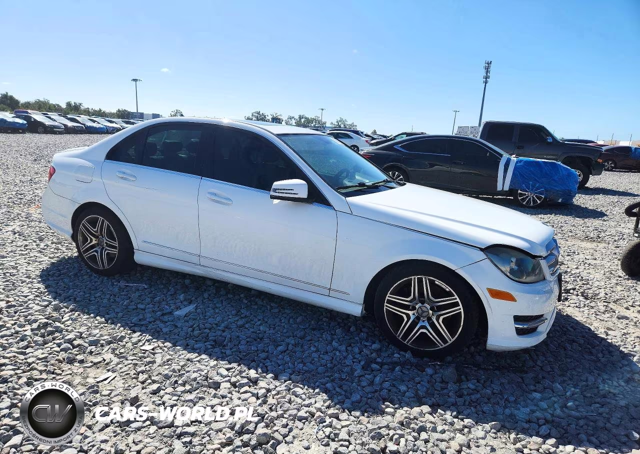 2013 Mercedes-Benz C 300 4Matic VIN:WDDGF8AB8DR258835 - 4