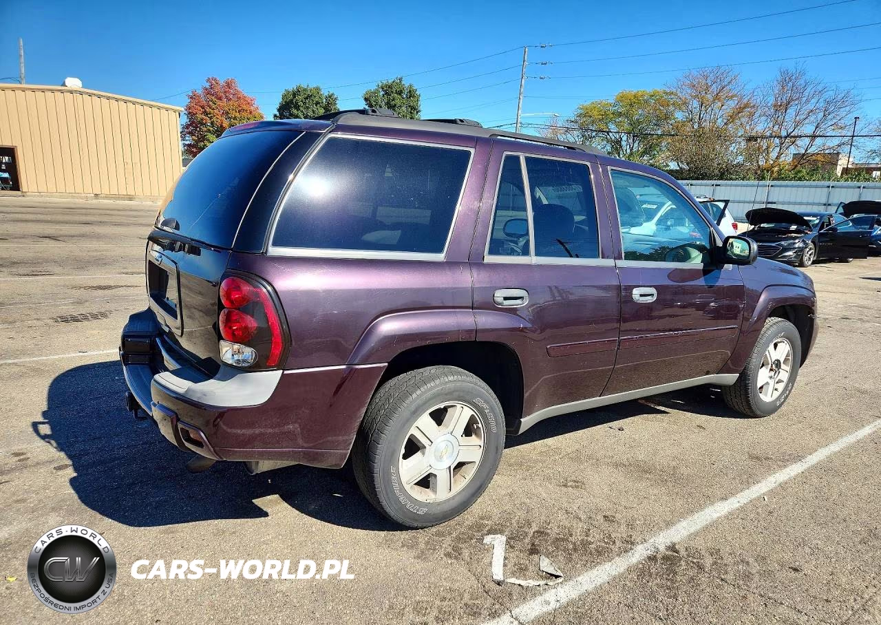 2008 Chevrolet Trailblazer Ls VIN:1GNDT13S182234554 - 3
