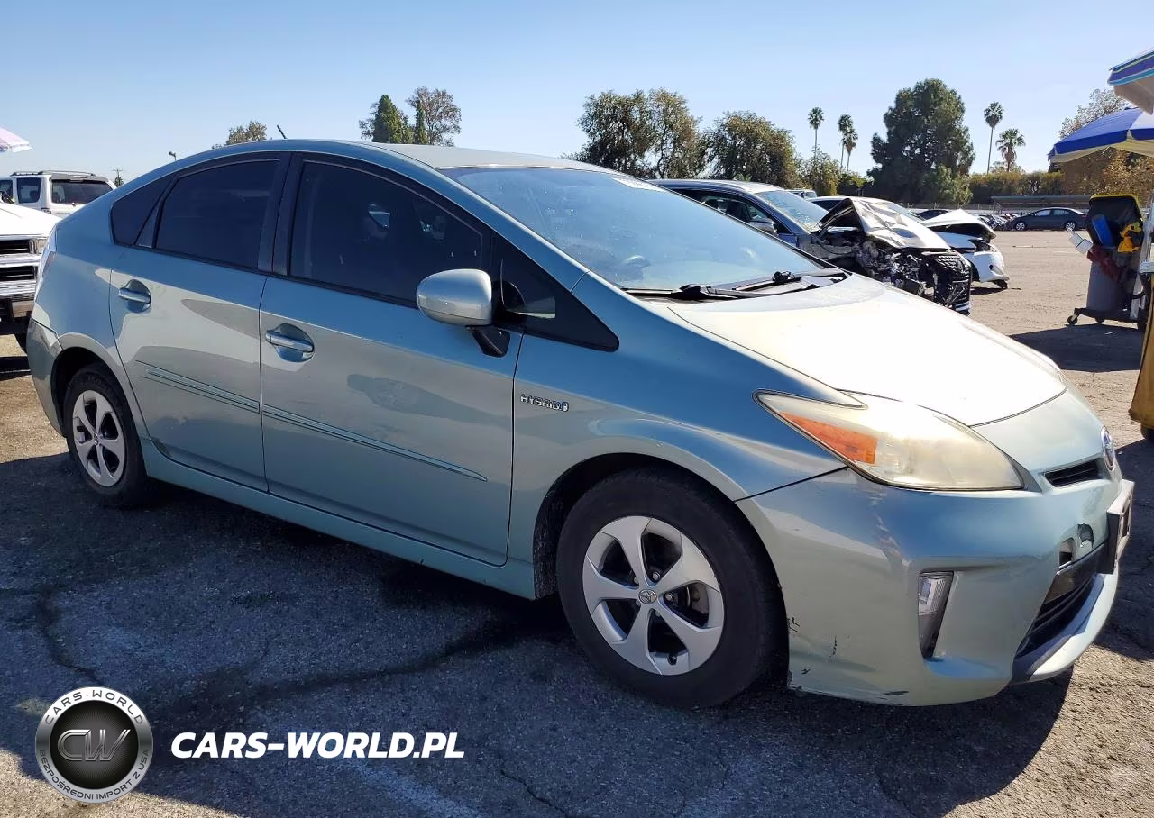 2014 Toyota Prius Two VIN:JTDKN3DU9E1757571 - 4