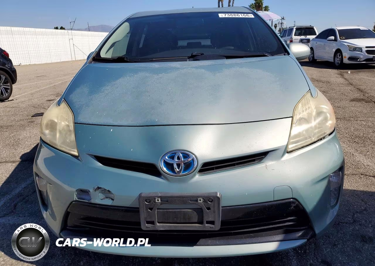 2014 Toyota Prius Two VIN:JTDKN3DU9E1757571 - 5