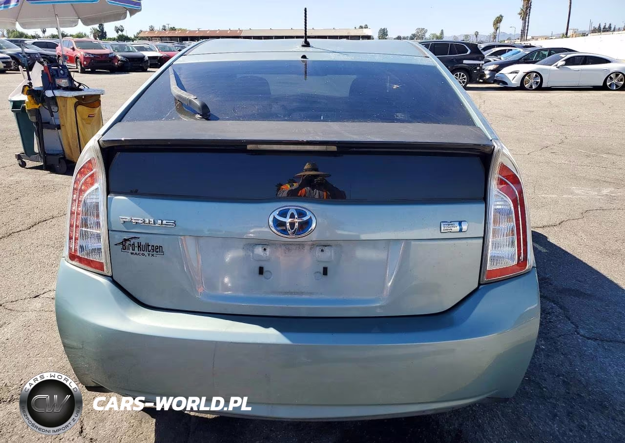 2014 Toyota Prius Two VIN:JTDKN3DU9E1757571 - 6