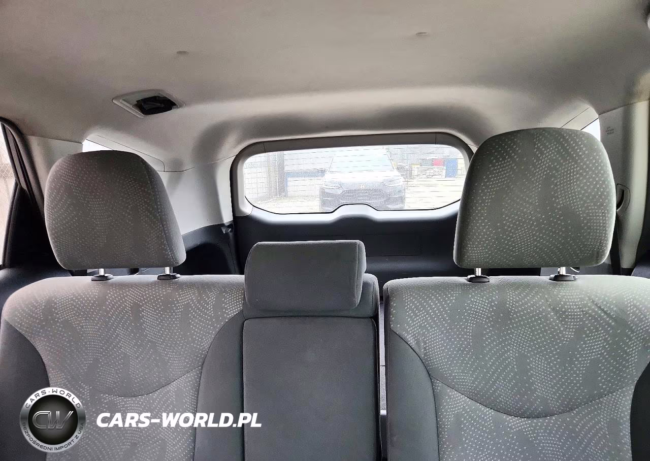 2012 Toyota Prius V Three VIN:JTDZN3EU0C3058683 - 10