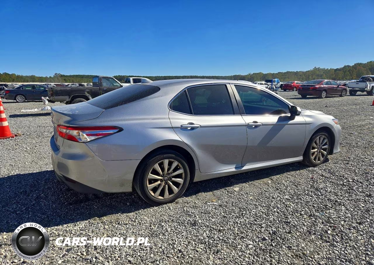 2019 Toyota Camry Le VIN:4T1B11HK3KU763848 - 3