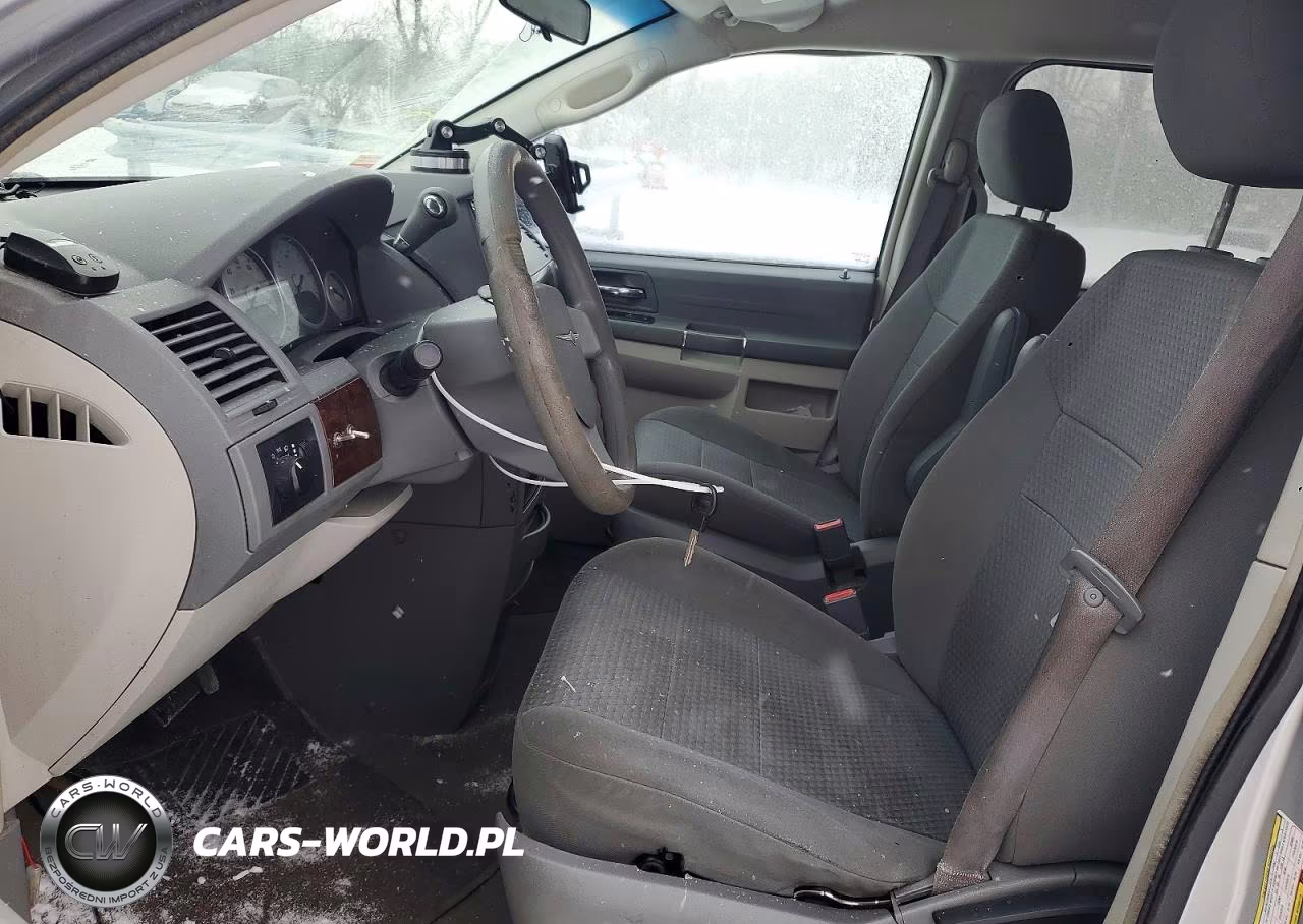 2010 Chrysler Town & Country Lx VIN:2A4RR4DE1AR166457 - 7