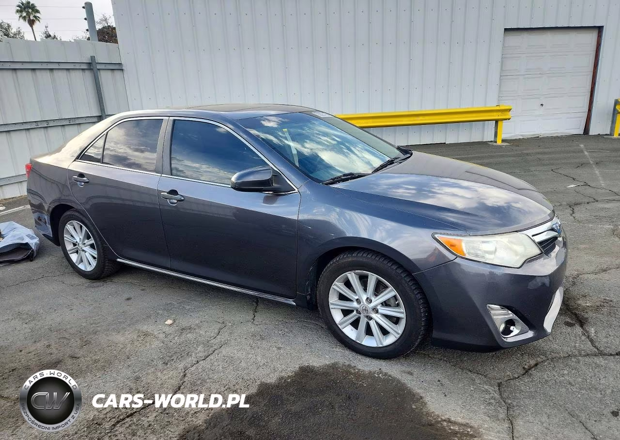2014 Toyota Camry Xle VIN:4T4BF1FK9ER371245 - 4