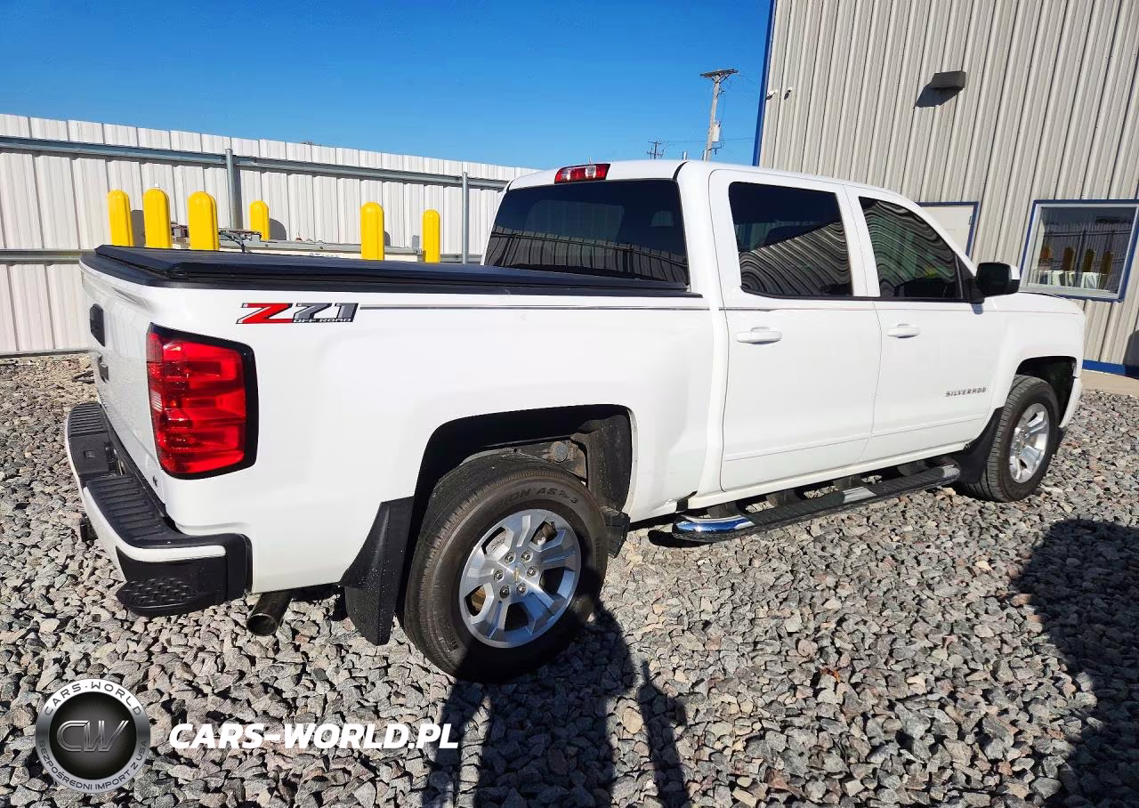2018 Chevrolet Silverado K1500 Lt VIN:3GCUKREC6JG572917 - 3