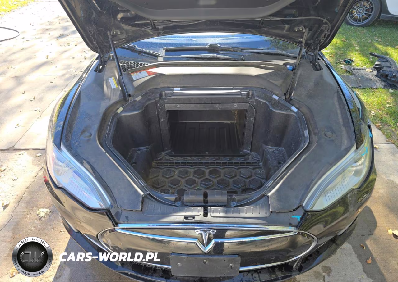 2014 Tesla Model S VIN:5YJSA1H12EFP35855 - 7