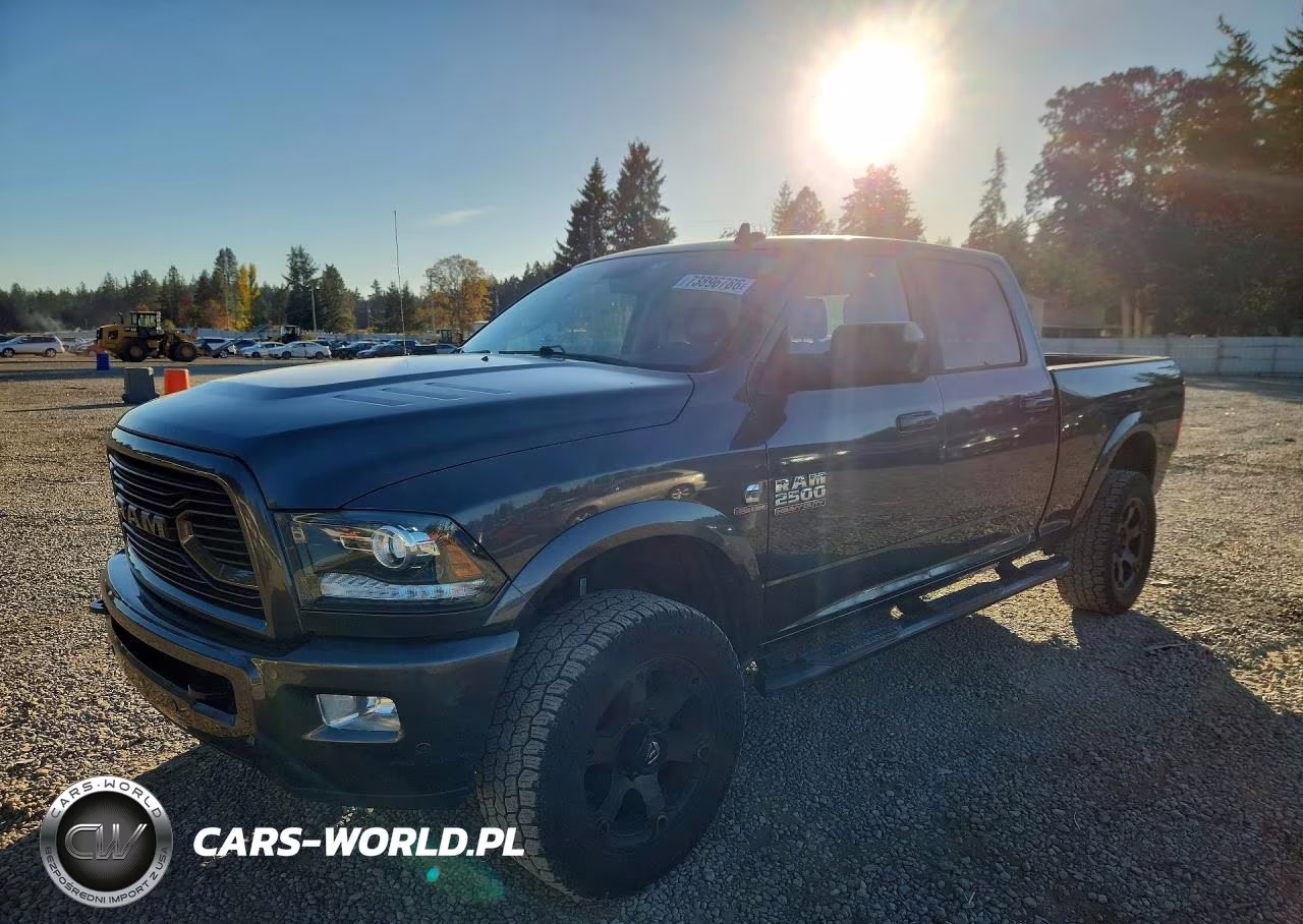 2018 Ram 2500 Laramie VIN:3C6UR5FL2JG185212 - 1