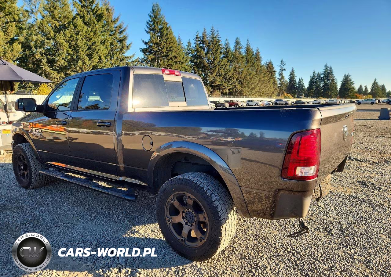 2018 Ram 2500 Laramie VIN:3C6UR5FL2JG185212 - 2