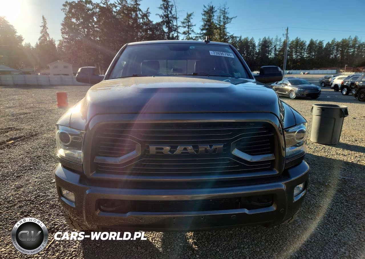 2018 Ram 2500 Laramie VIN:3C6UR5FL2JG185212 - 5