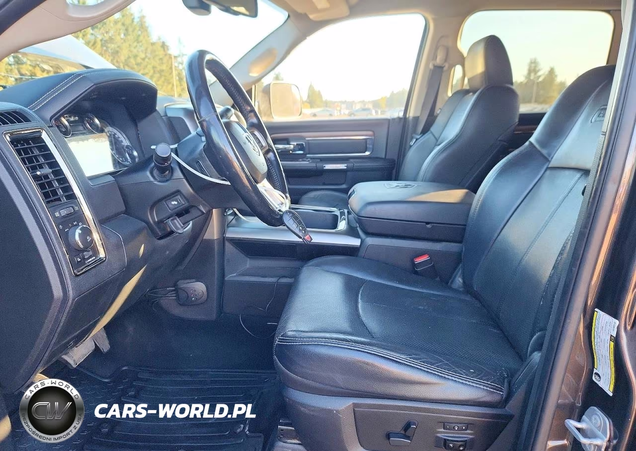 2018 Ram 2500 Laramie VIN:3C6UR5FL2JG185212 - 7