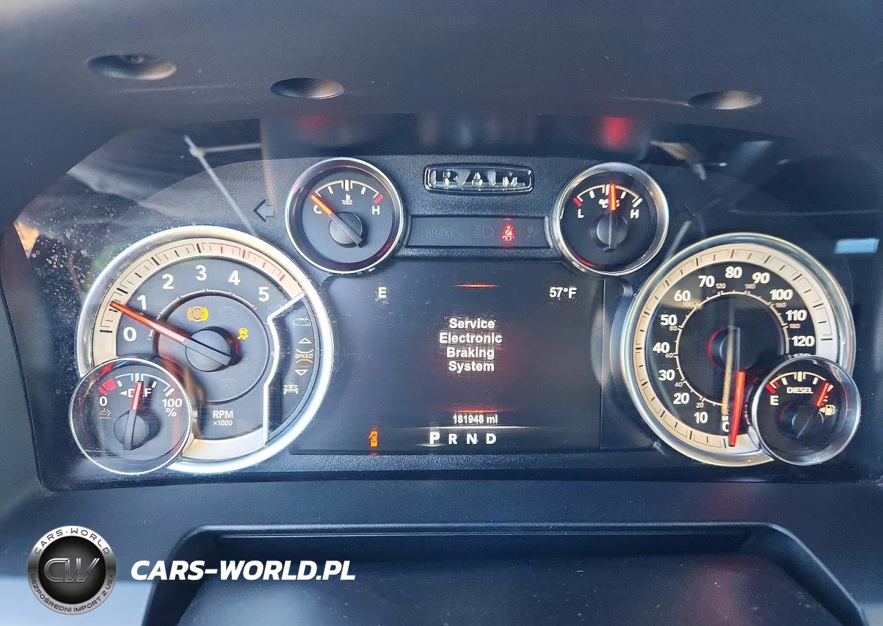 2018 Ram 2500 Laramie VIN:3C6UR5FL2JG185212 - 9