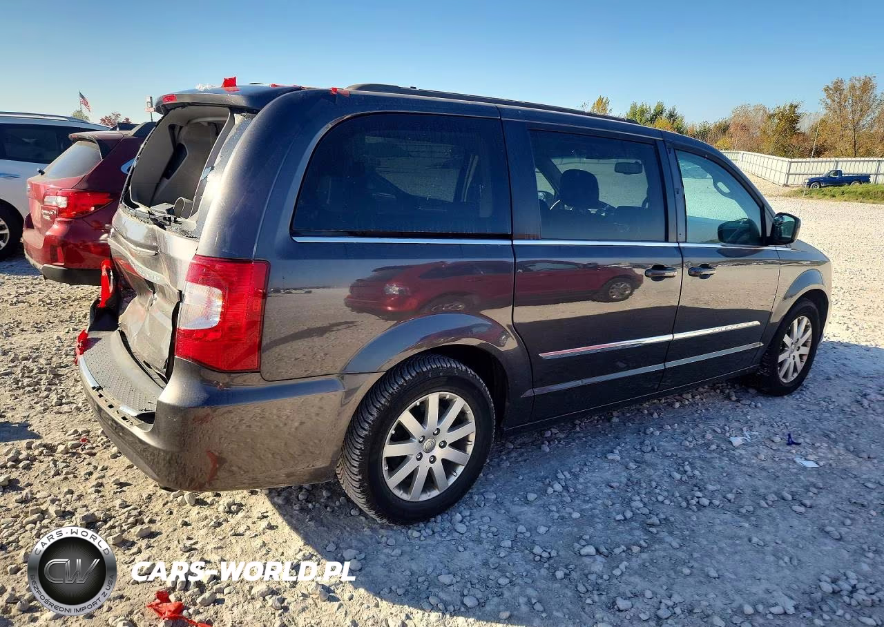 2015 Chrysler Town & Country Touring VIN:2C4RC1BGXFR545216 - 3