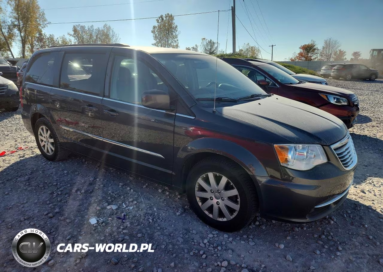 2015 Chrysler Town & Country Touring VIN:2C4RC1BGXFR545216 - 4