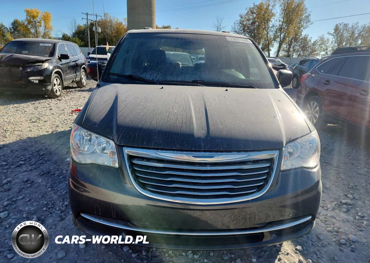 2015 Chrysler Town & Country Touring VIN:2C4RC1BGXFR545216 - 5