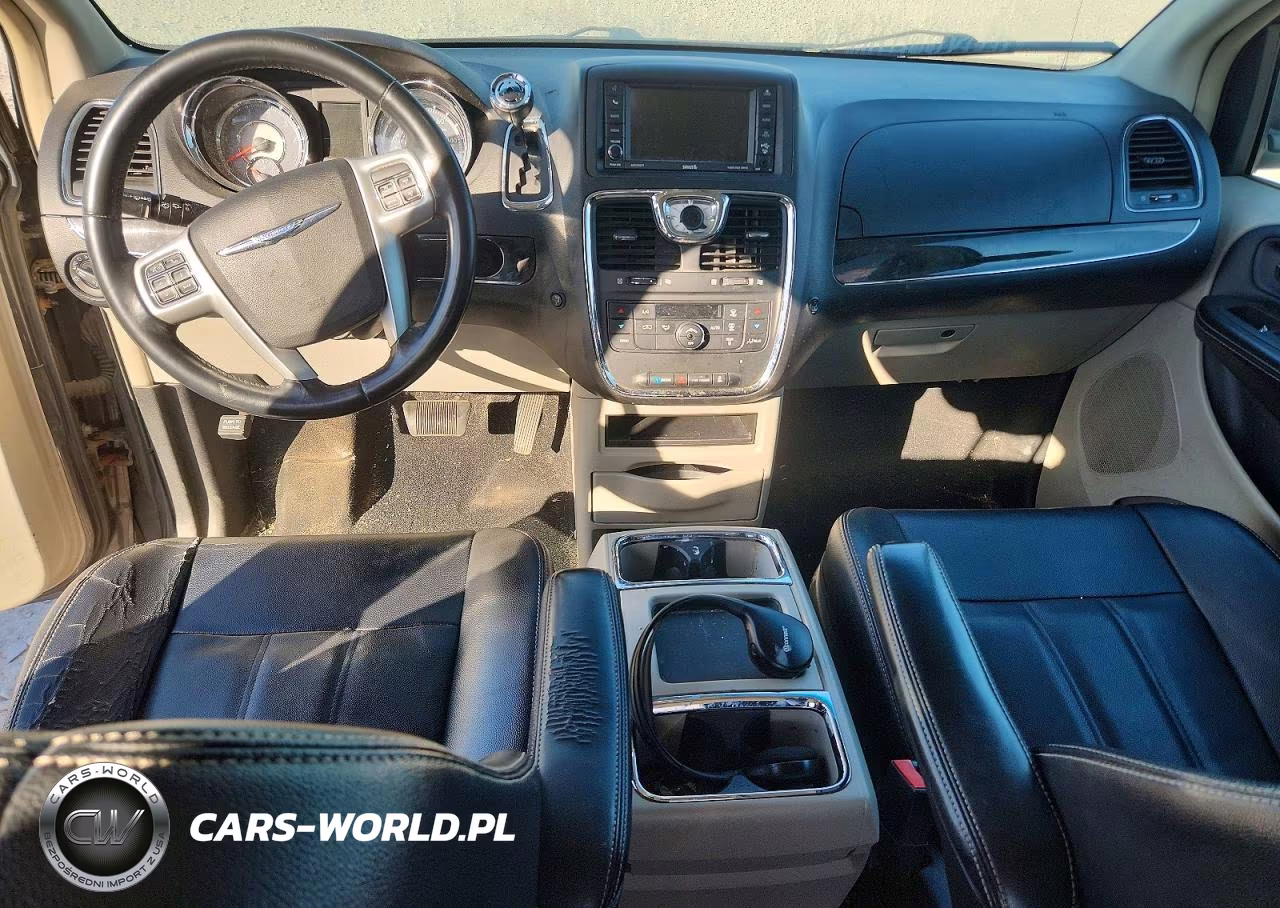 2015 Chrysler Town & Country Touring VIN:2C4RC1BGXFR545216 - 8