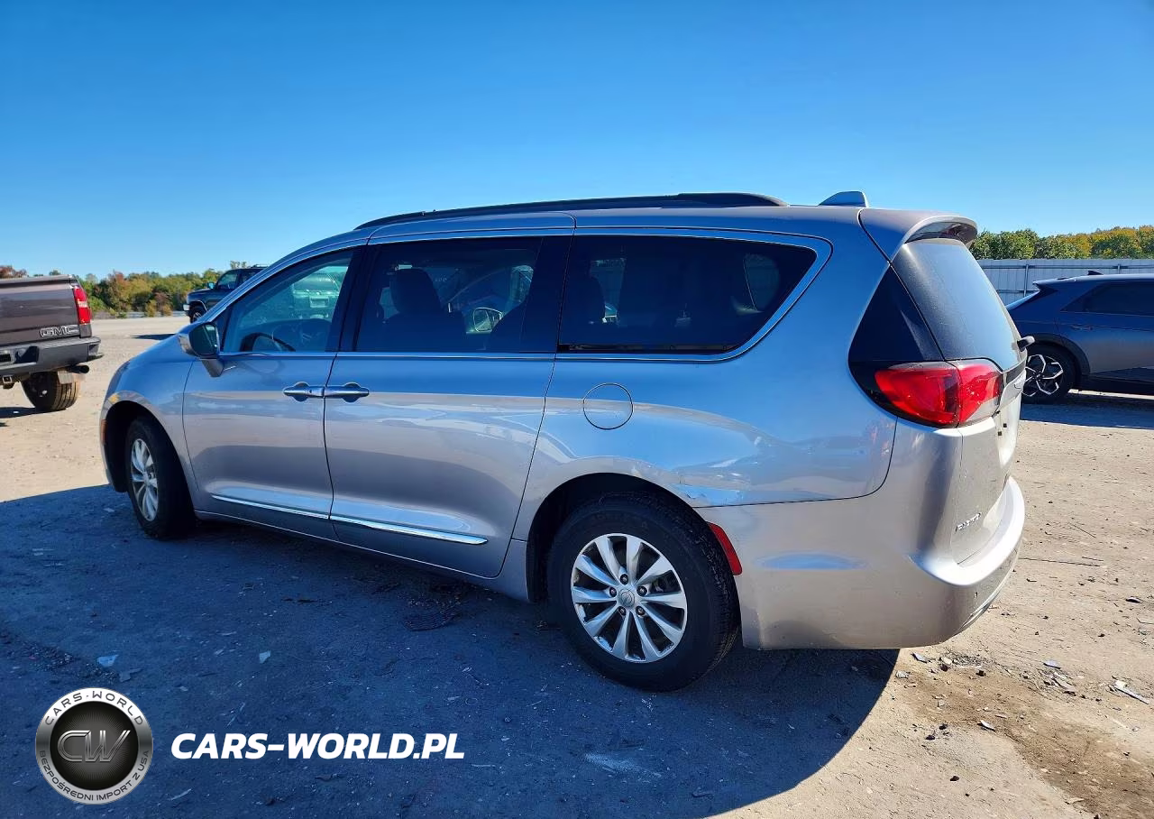 2017 Chrysler Pacifica Touring L VIN:2C4RC1BG9HR648226 - 2