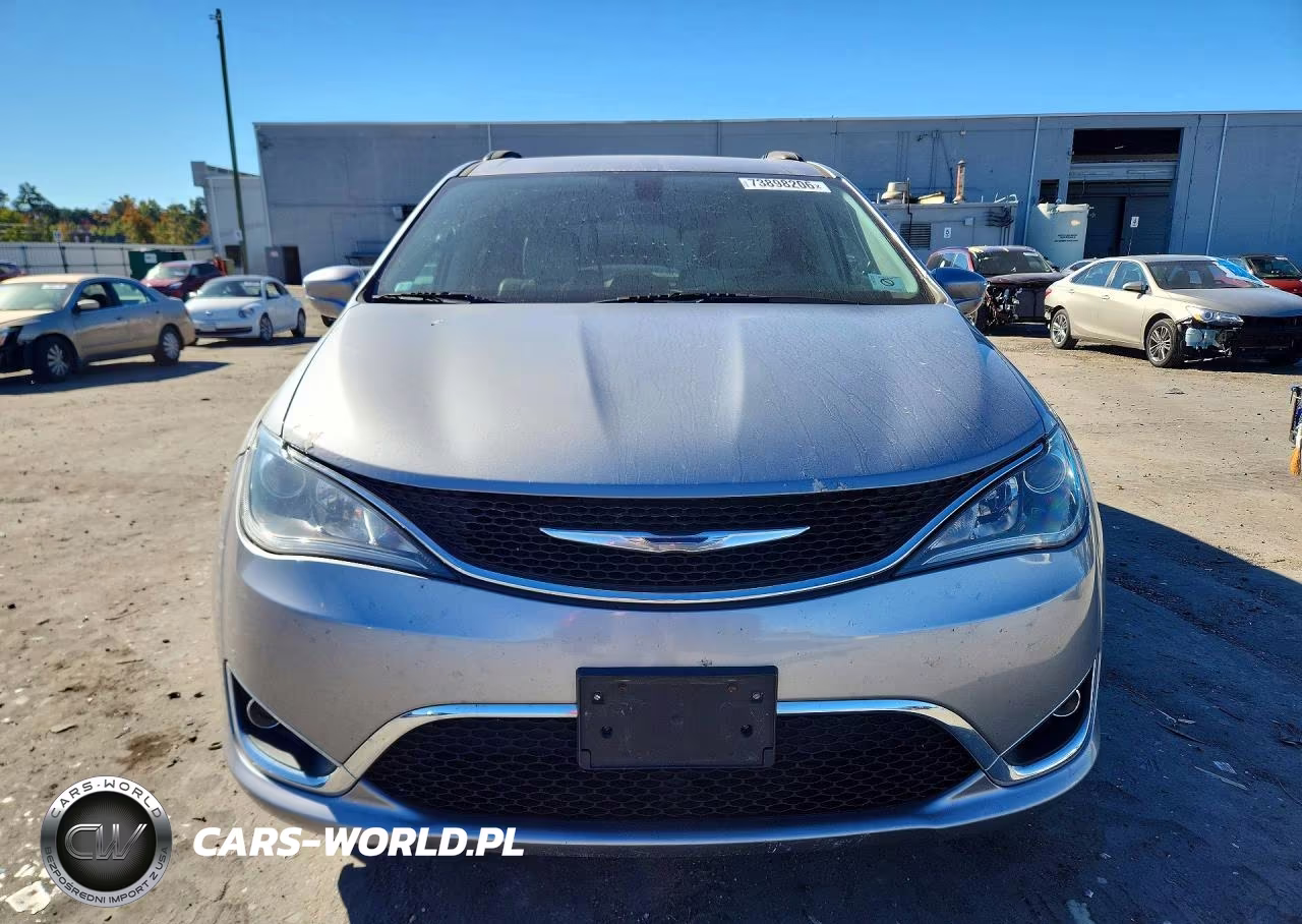 2017 Chrysler Pacifica Touring L VIN:2C4RC1BG9HR648226 - 5