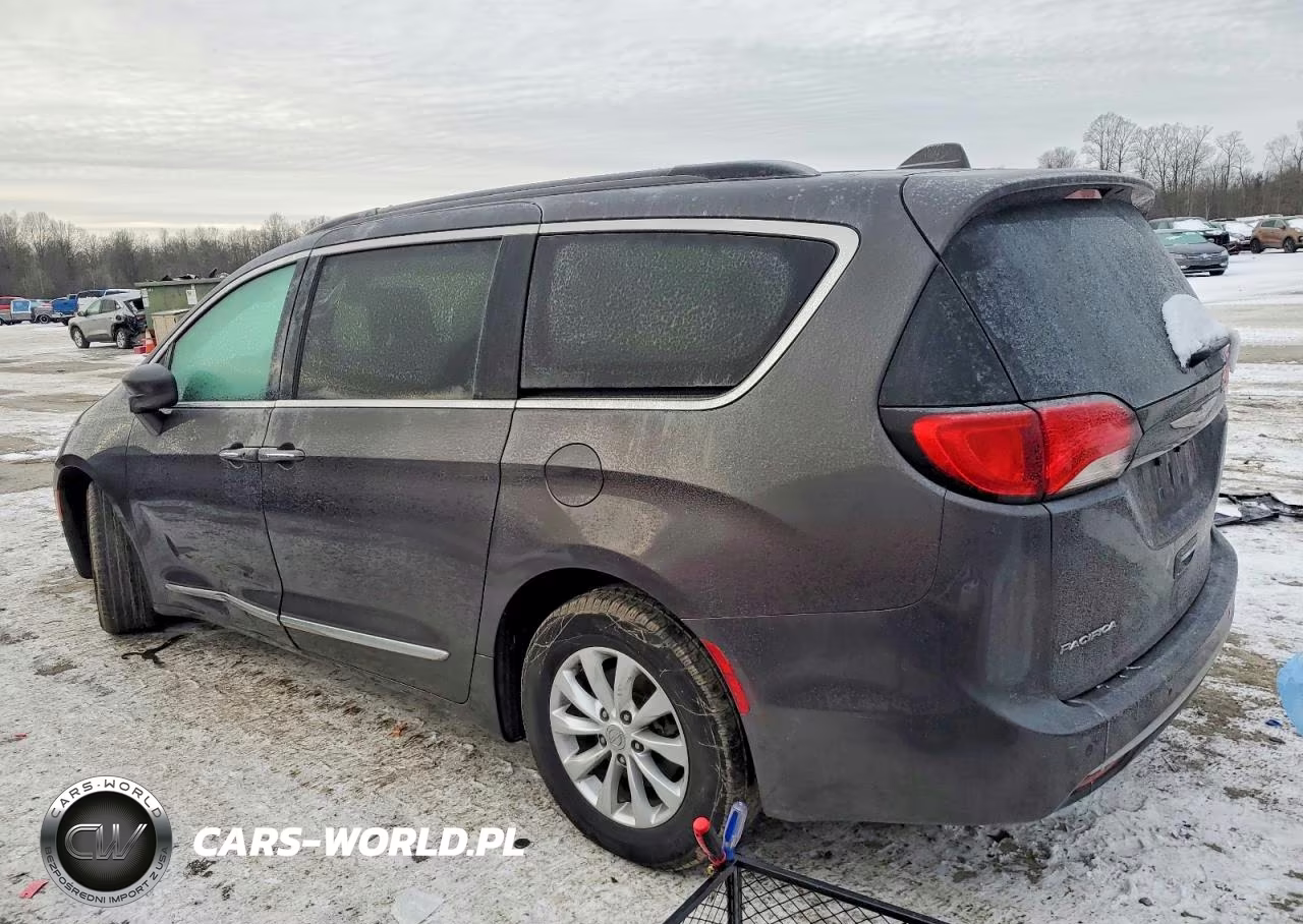 2017 Chrysler Pacifica Touring L VIN:2C4RC1BG6HR733735 - 2