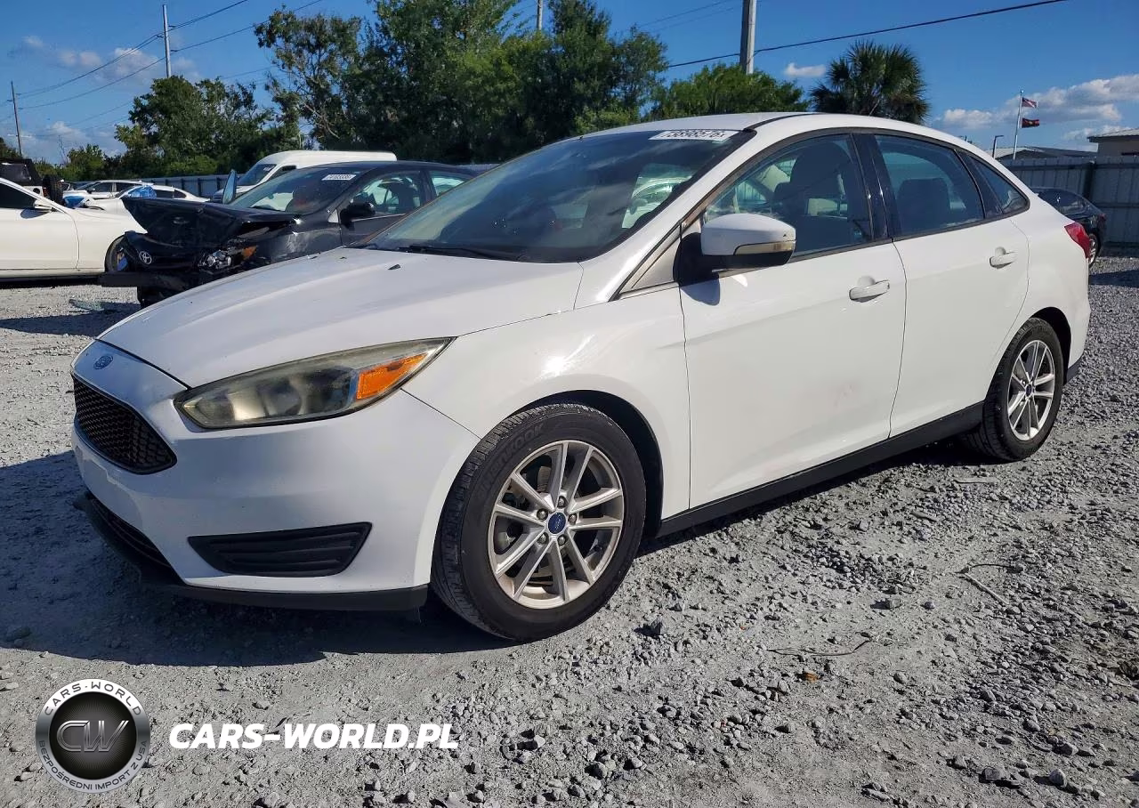 2017 Ford Focus Se VIN:1FADP3F20HL264035 - 1