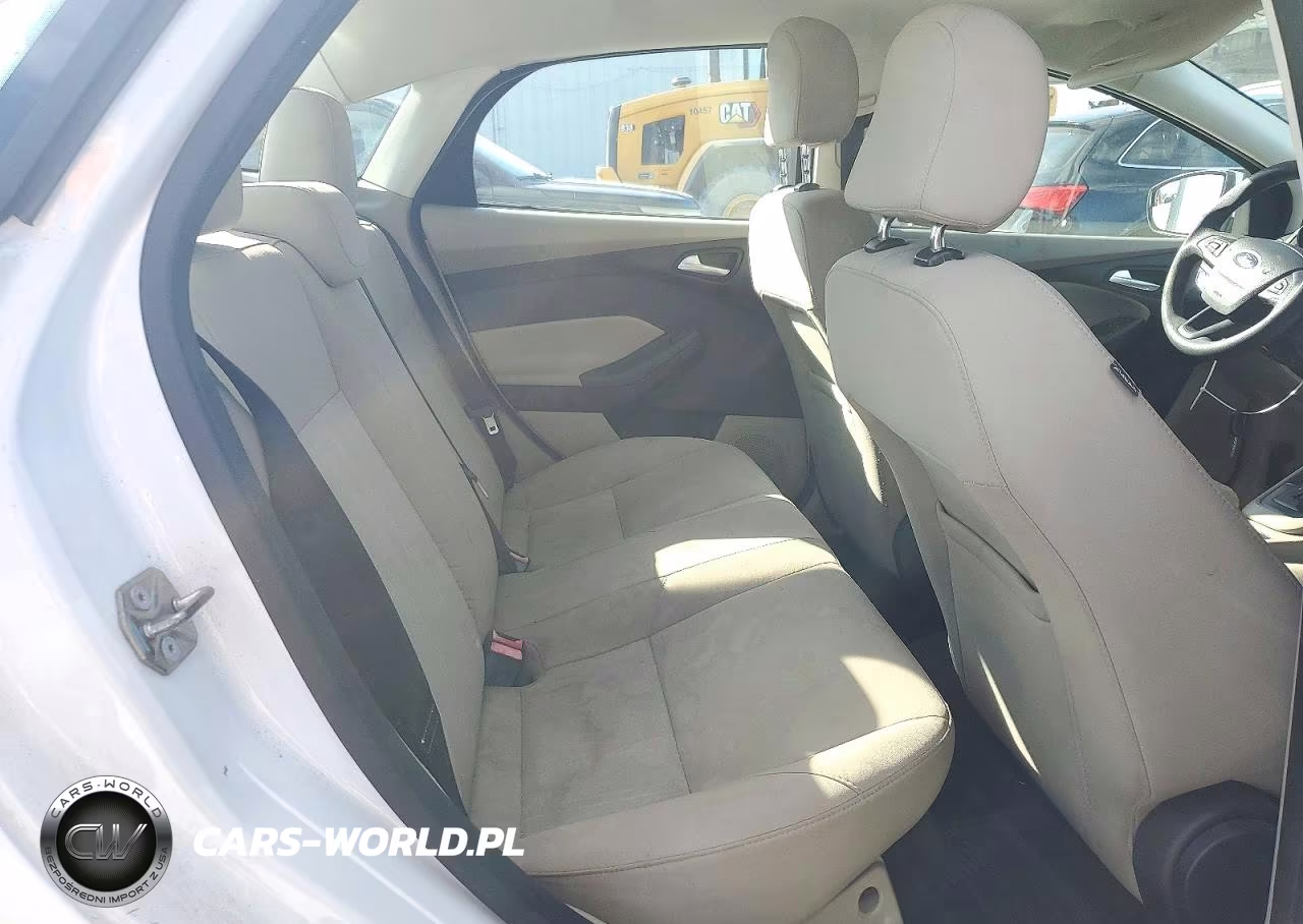 2017 Ford Focus Se VIN:1FADP3F20HL264035 - 10