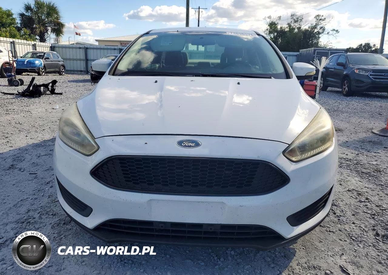 2017 Ford Focus Se VIN:1FADP3F20HL264035 - 5