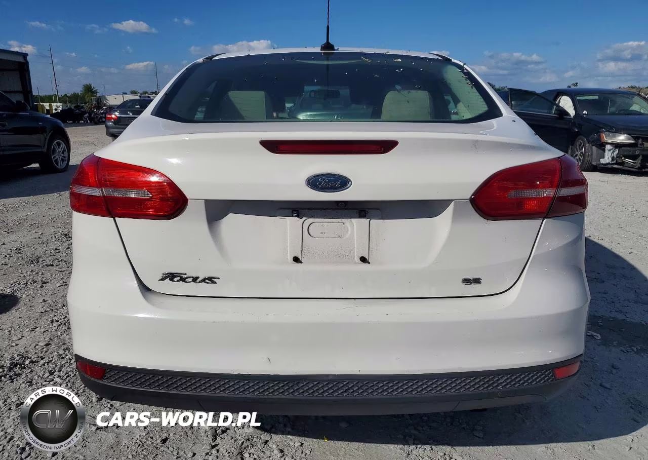 2017 Ford Focus Se VIN:1FADP3F20HL264035 - 6
