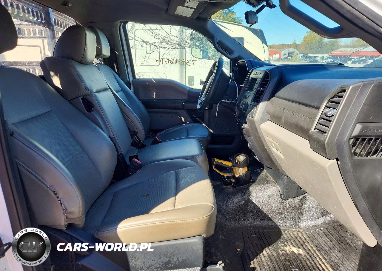 2020 Ford F550 Super Duty Utility - Service Truck VIN:1FDUF5HT6LDA08978 - 11