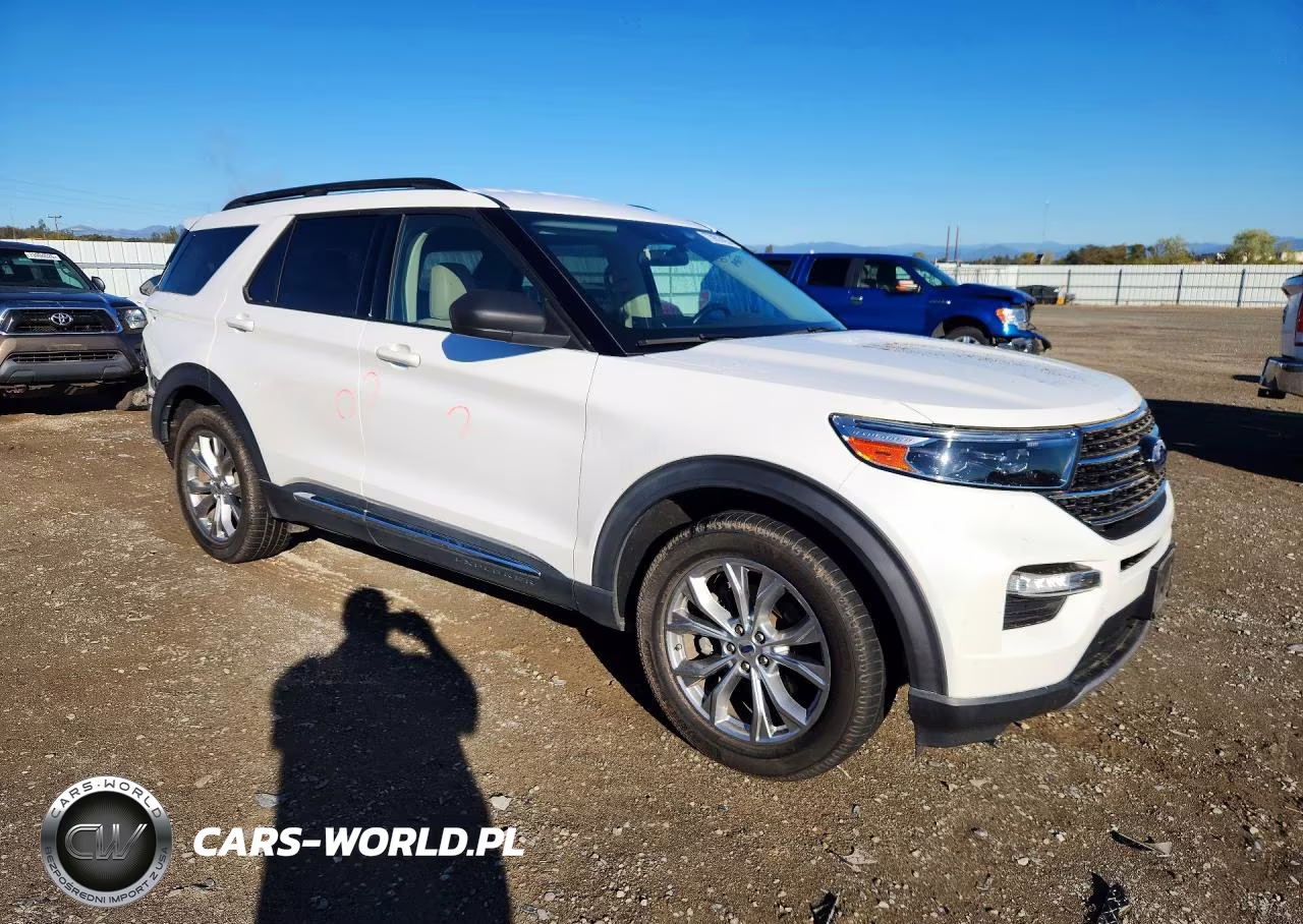 2020 Ford Explorer Xlt VIN:1FMSK8DH0LGA63639 - 4