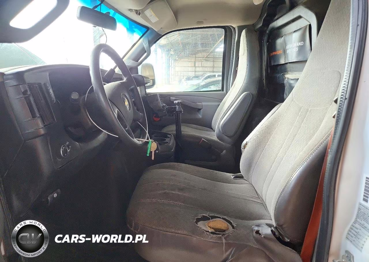 2017 Chevrolet Express G2500 VIN:1GCWGAF17H1316089 - 7
