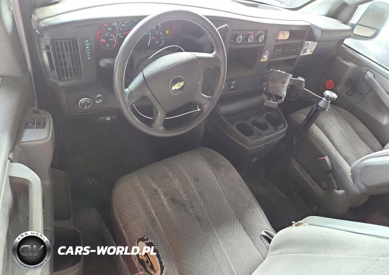 2017 Chevrolet Express G2500 VIN:1GCWGAF17H1316089 - 8