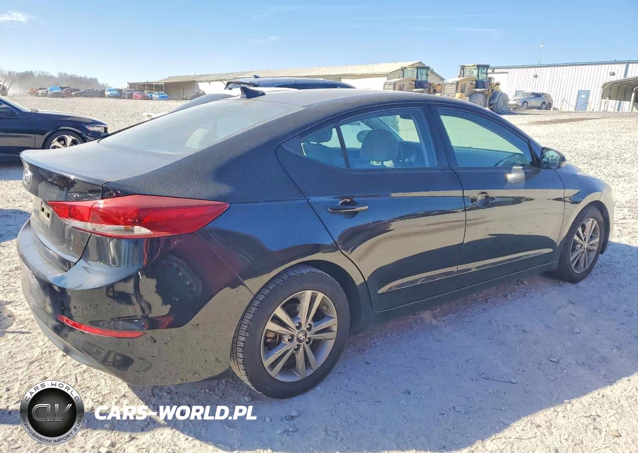 2018 Hyundai Elantra Sel VIN:5NPD84LF5JH258567 - 3