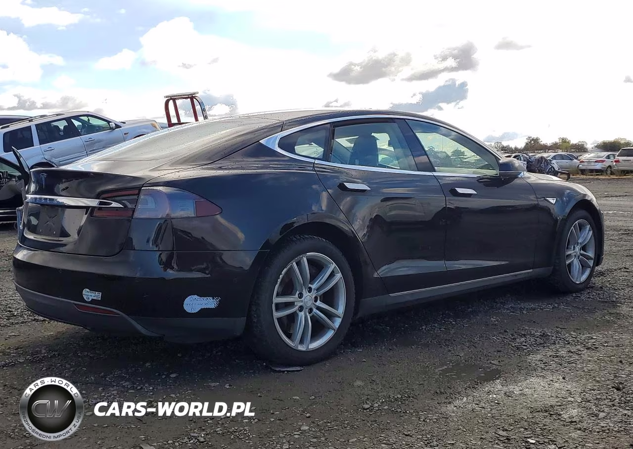 2015 Tesla Model S 70 VIN:5YJSA1S15FF100848 - 3