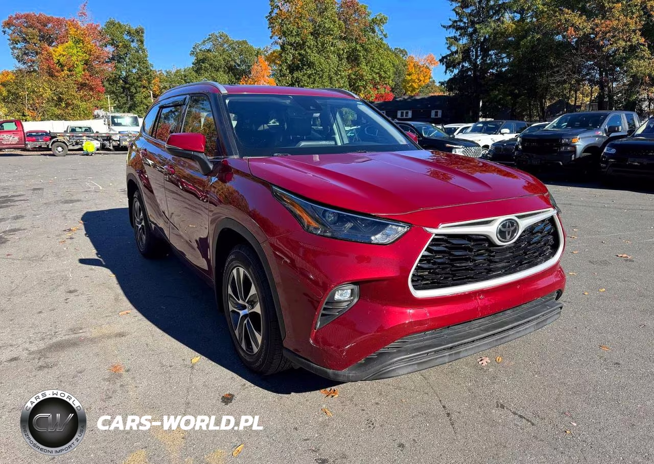 2022 Toyota Highlander Xle VIN:5TDHZRBH2NS181669 - 4