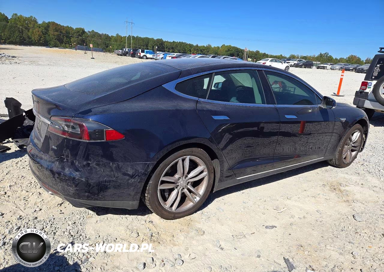 2014 Tesla Model S VIN:5YJSA1H10EFP55635 - 3