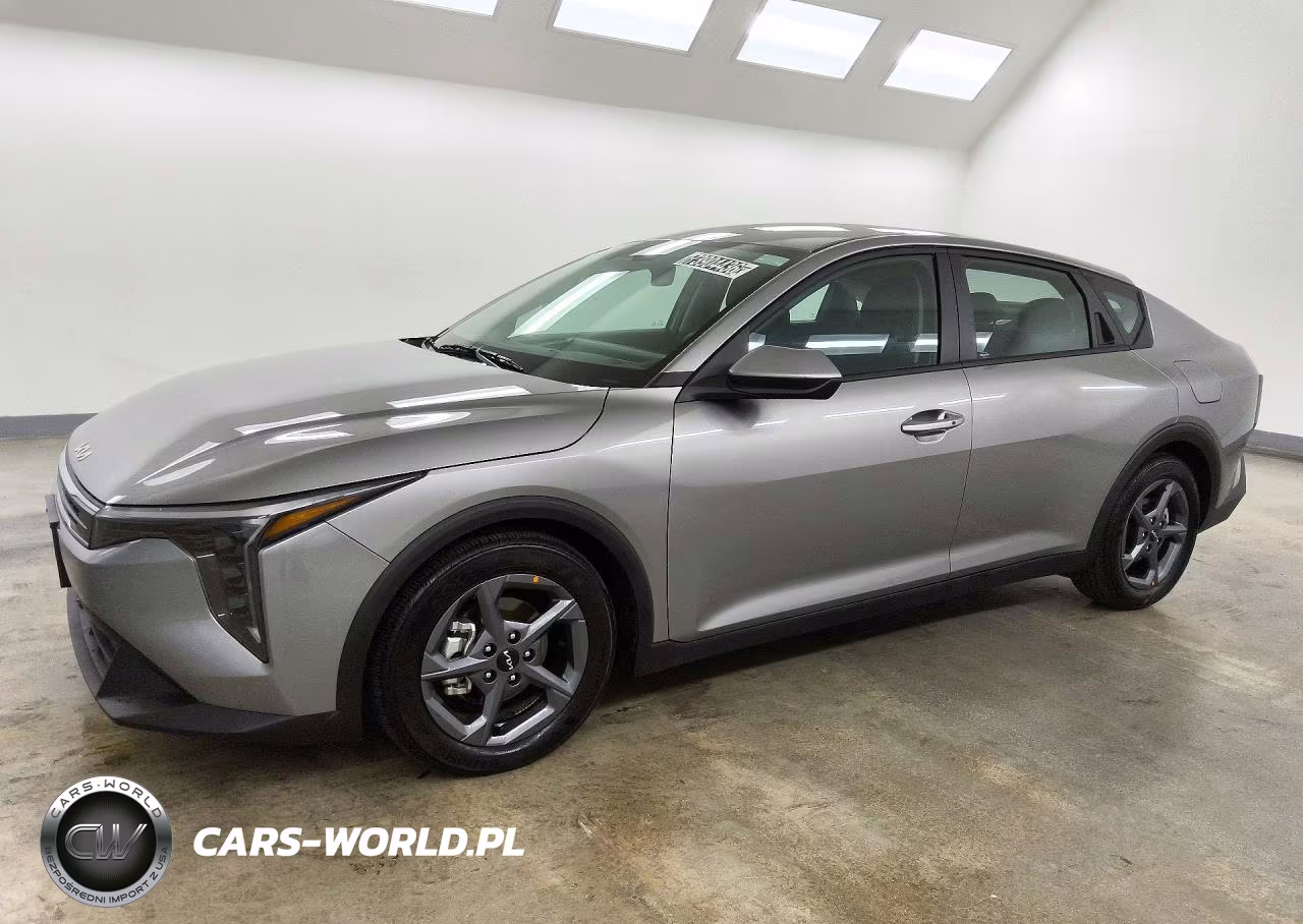 2026 Kia K4 Lxs VIN:3KPFT4DE9TE361723 - 1