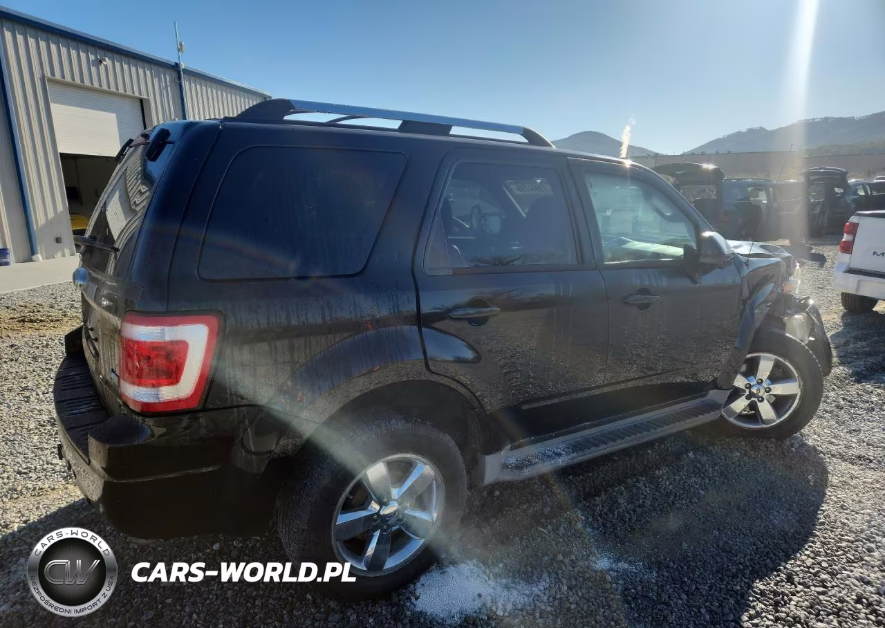 2010 Ford Escape Limited VIN:1FMCU9EG9AKC63682 - 3