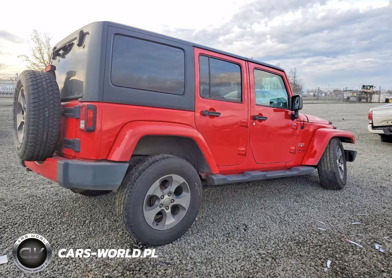 2018 Jeep Wrangler Unlimited Sahara VIN:1C4BJWEG1JL935607 - 3