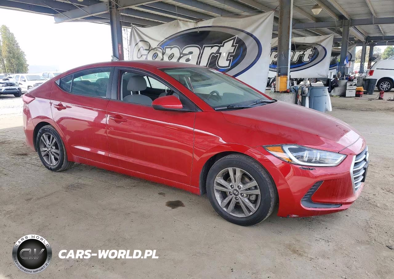 2018 Hyundai Elantra Sel VIN:5NPD84LF5JH385769 - 4