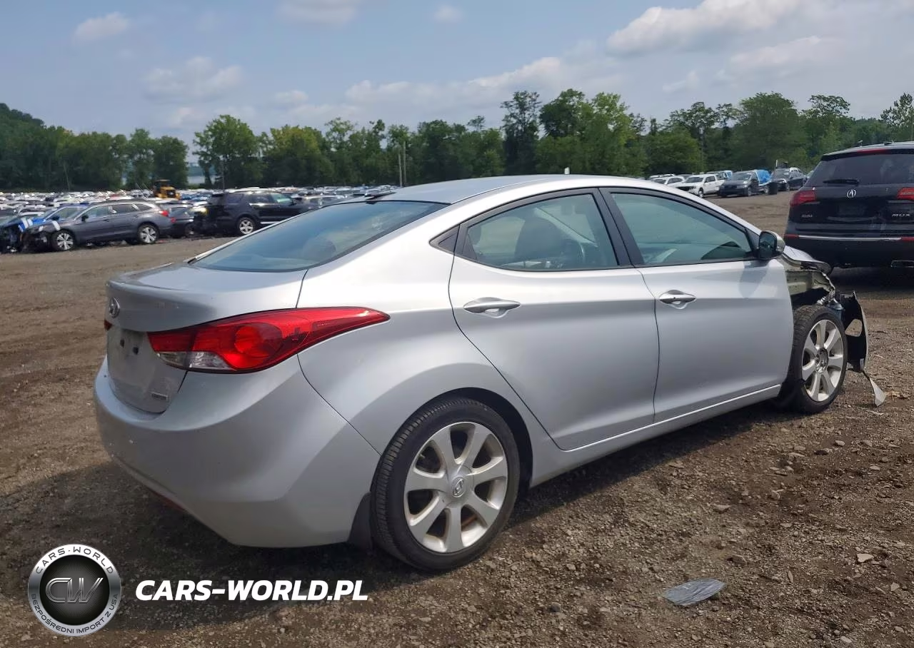 2013 Hyundai Elantra Limited VIN:5NPDH4AE6DH334117 - 3