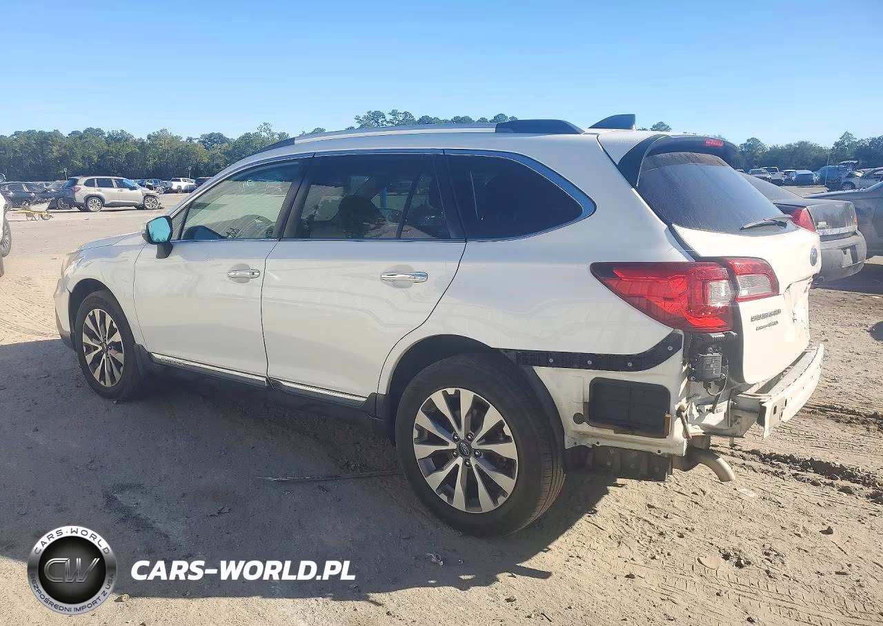 2019 Subaru Outback Touring VIN:4S4BSETCXK3359035 - 2