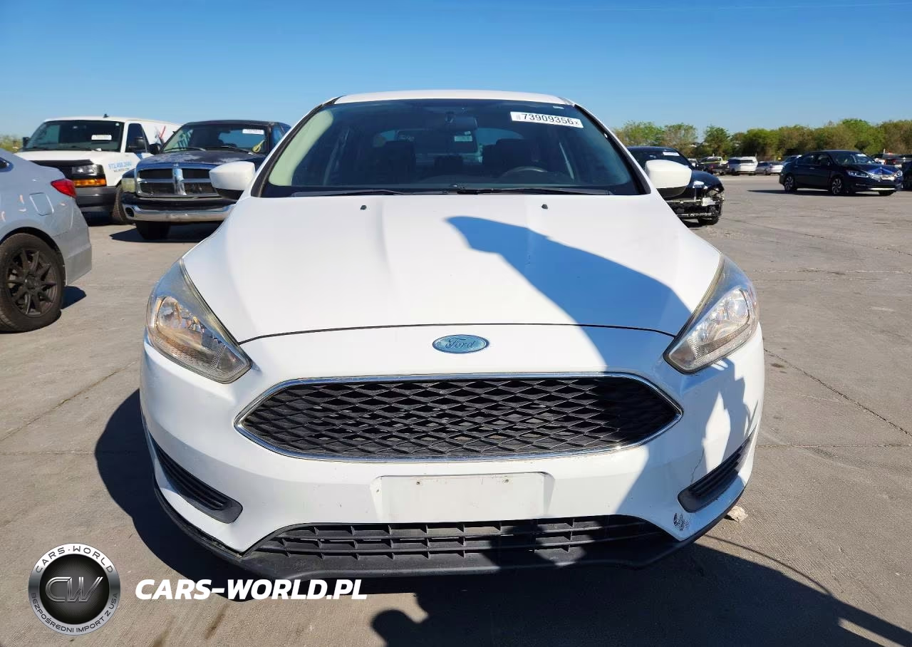2018 Ford Focus Se VIN:1FADP3F28JL302570 - 5