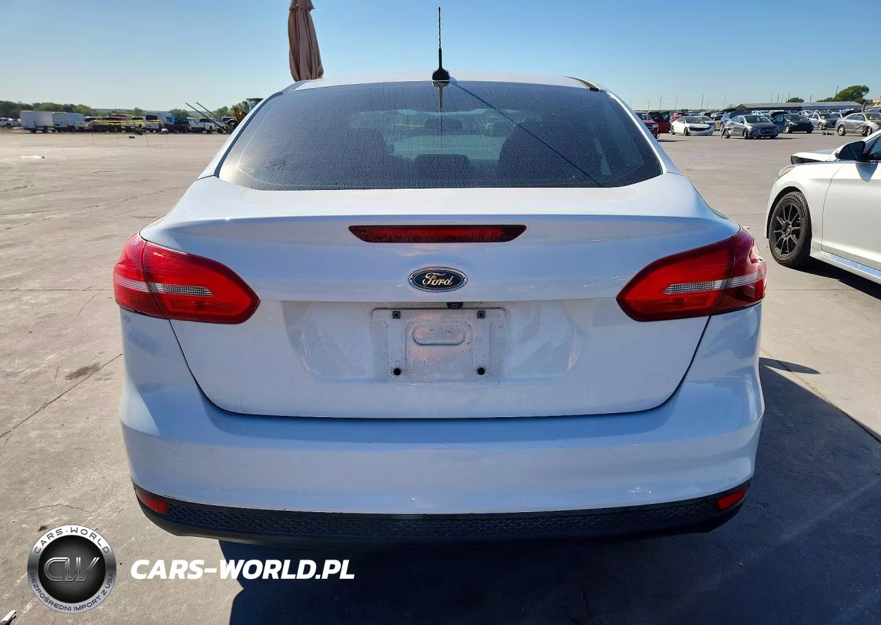 2018 Ford Focus Se VIN:1FADP3F28JL302570 - 6