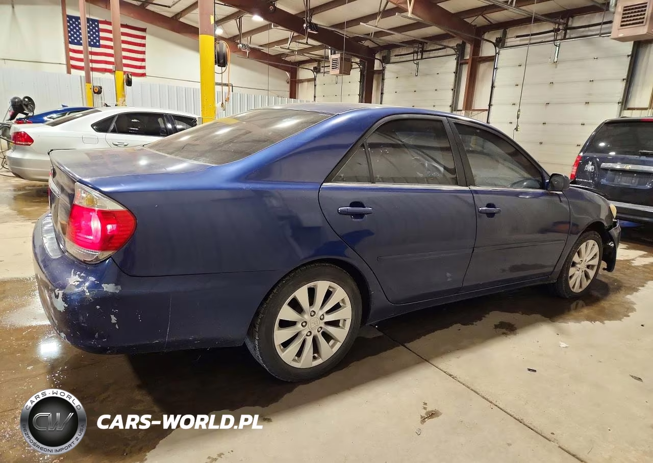2005 Toyota Camry Le VIN:4T1BE32K35U032334 - 3