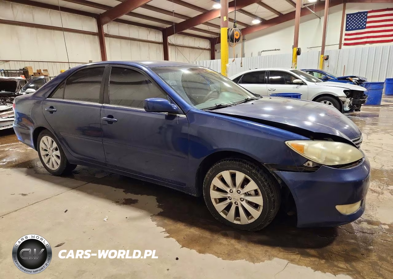 2005 Toyota Camry Le VIN:4T1BE32K35U032334 - 4