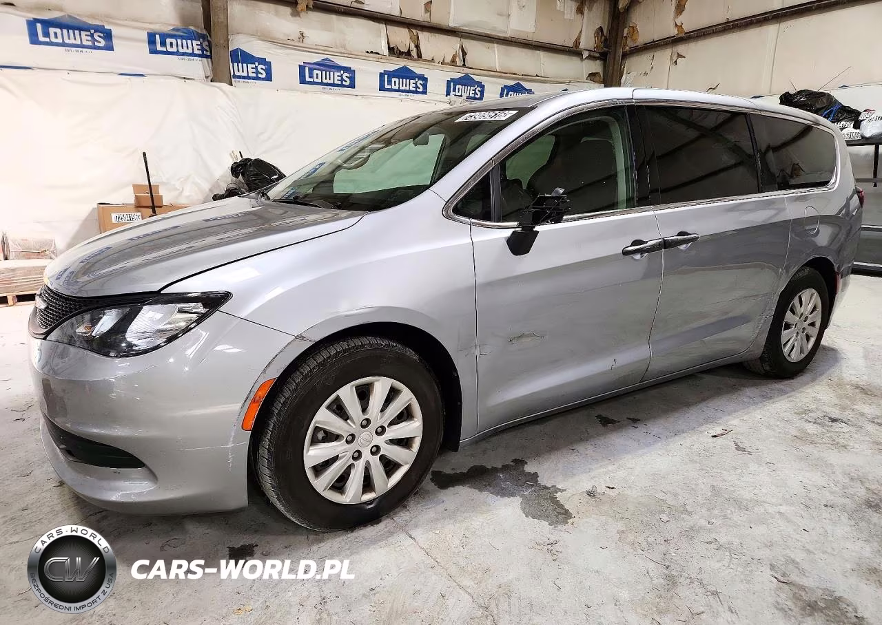 2020 Chrysler Voyager L