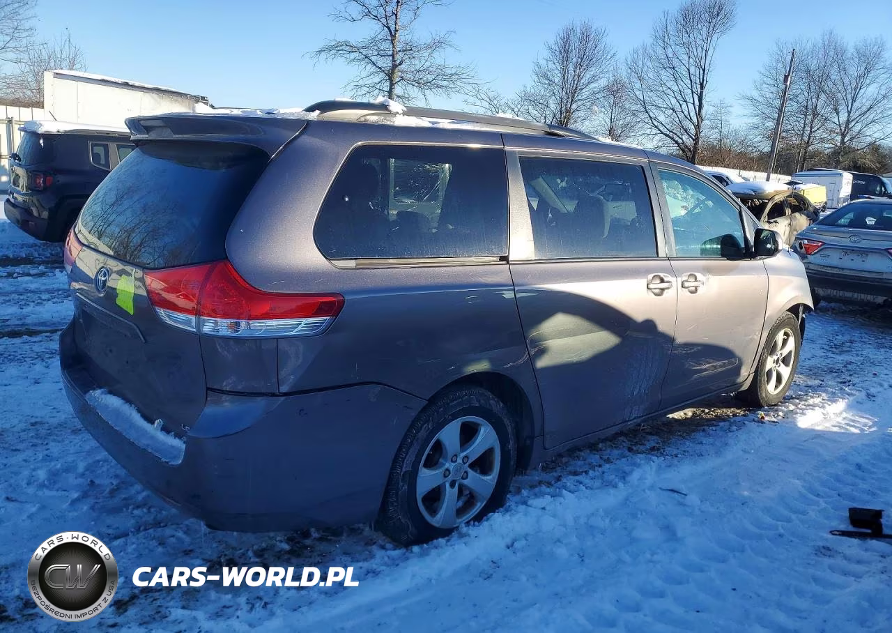 2011 Toyota Sienna Le 8-Passenger VIN:5TDKK3DC0BS009757 - 3